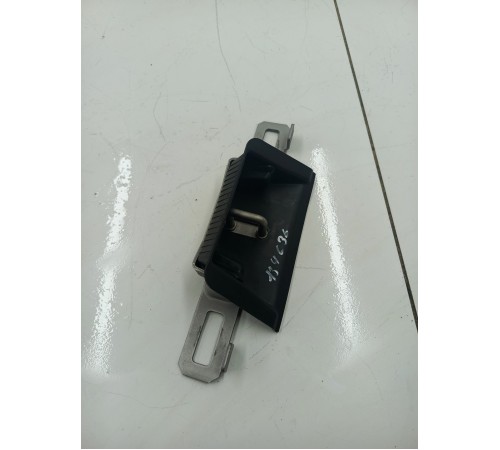 Ответная часть замка багажника