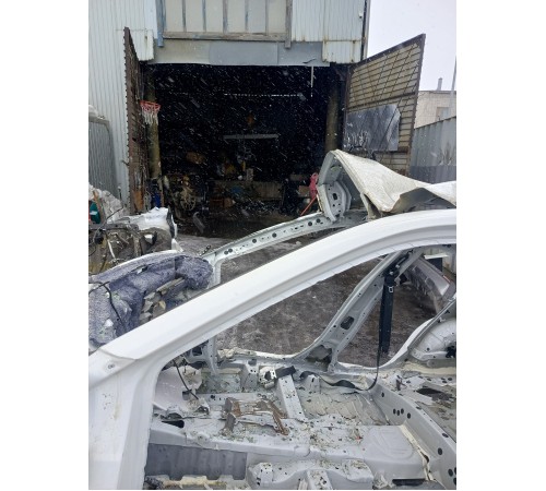 Стойка лобового стекла левая