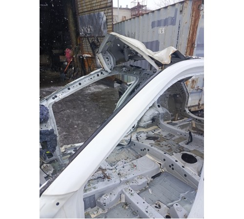 Стойка лобового стекла левая