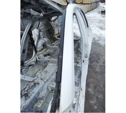 Стойка лобового стекла левая