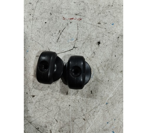 Держатель задней полки (фиксатор)