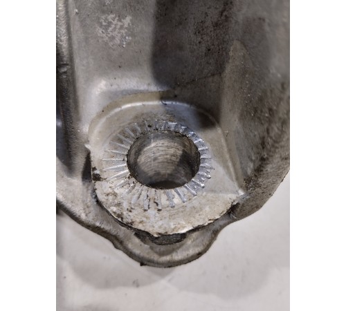 Кронштейн(крепление) переднего подрамника правый