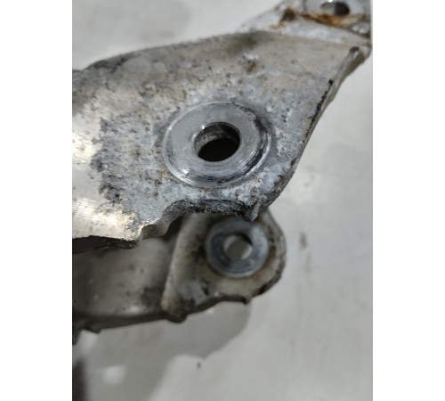 Кронштейн(крепление) переднего подрамника правый