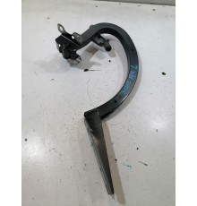 Петля крышки багажника левая