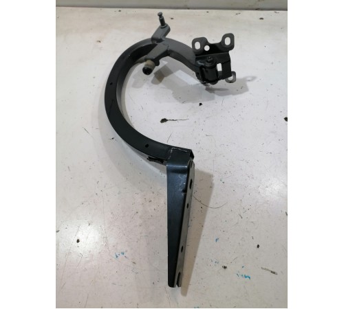 Петля крышки багажника левая