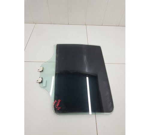 Стекло двери заднее левое