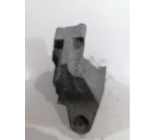 Кронштейн опоры двигателя