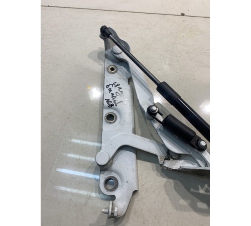 Петля багажника (левая)