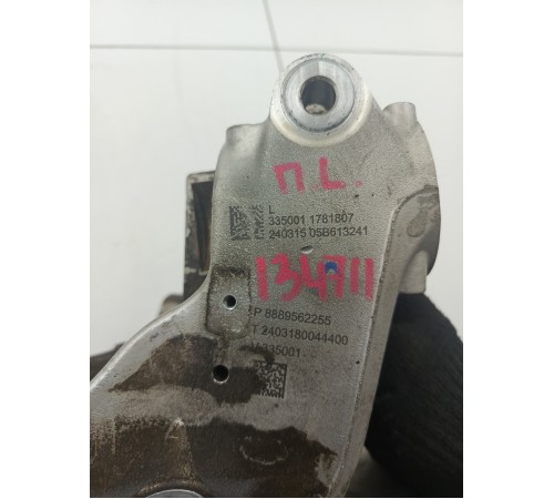 Кулак поворотный передний левый