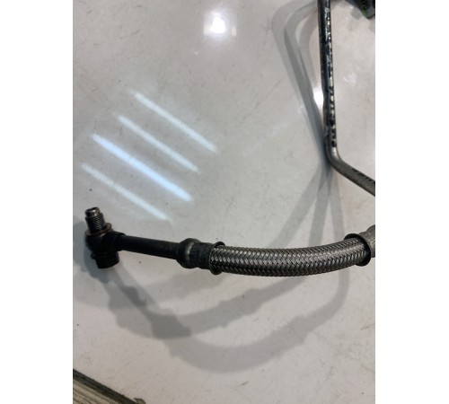 Трубка подачи масла на турбину