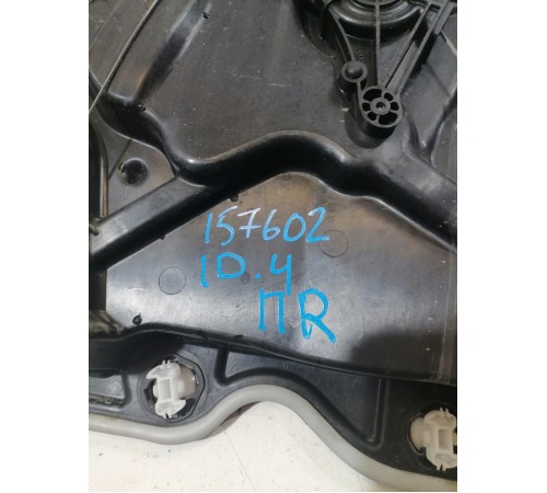 Стеклоподьемник передний правый с моторчиком