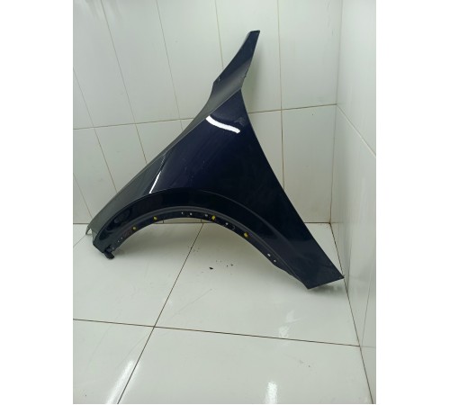 Крыло переднее левое