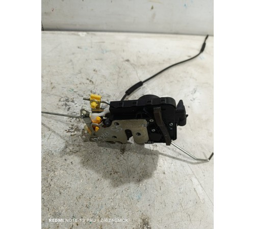 Замок двери передний левый