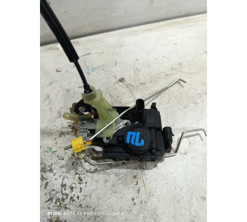 Замок двери передний левый