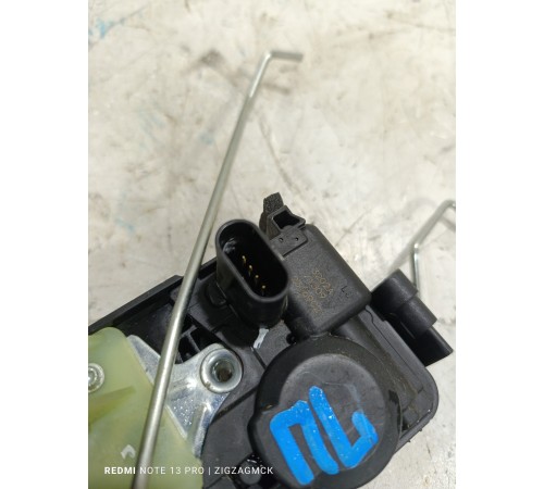 Замок двери передний левый