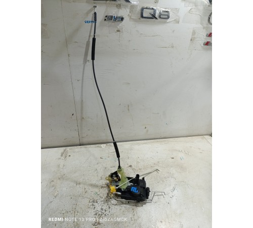 Замок двери передний левый