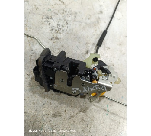 Замок двери передний левый