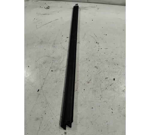 Уплотнитель стекла (передний левый внутренний)