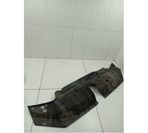 Накладка замка капота