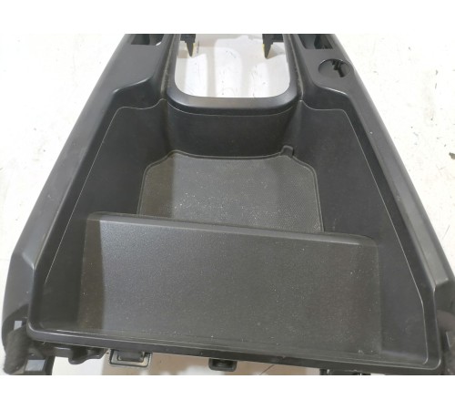 Накладка центральной консоли верхняя