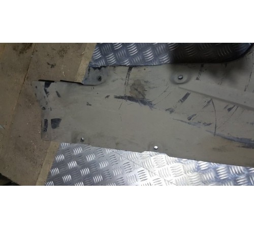 Защита днища кузова перед. прав.