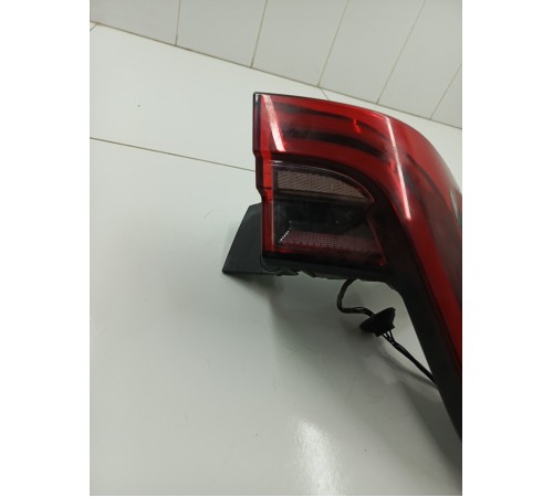 Фонарь задний правый наружный