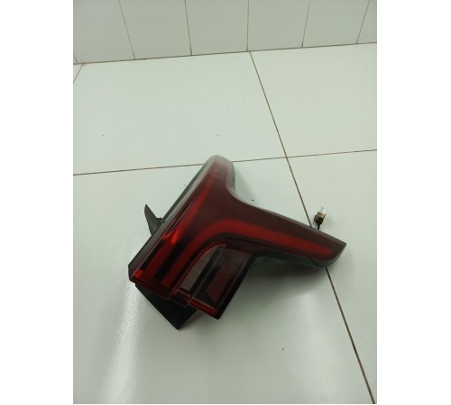 Фонарь задний правый наружный