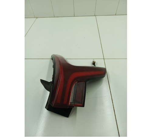 Фонарь задний правый наружный