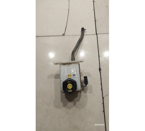 Бачок тормозной жидкости