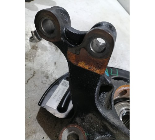Кулак поворотный передний правый в сборе
