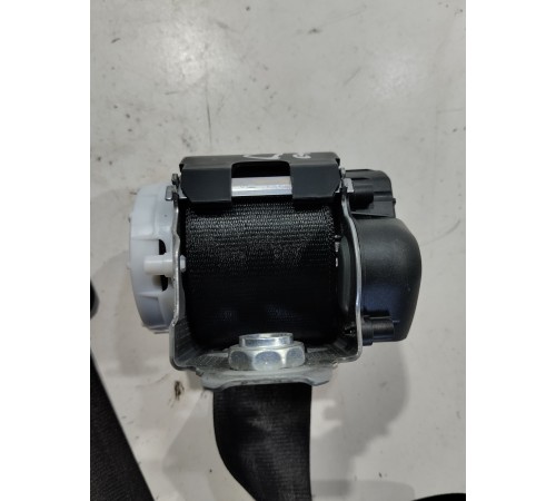 Ремень безопасности (задний правый)