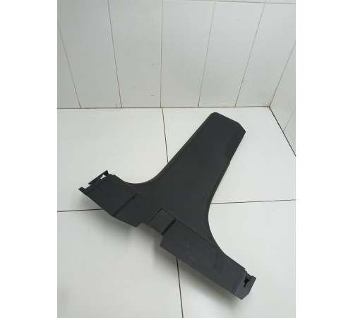 Обшивка центральной стойки (левая)