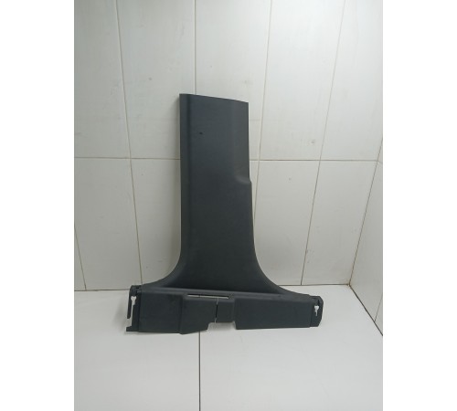 Обшивка центральной стойки (левая)