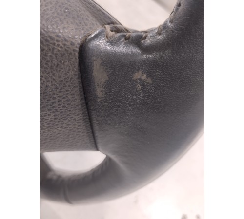 Рулевое колесо (руль) с многофунциональными кнопками