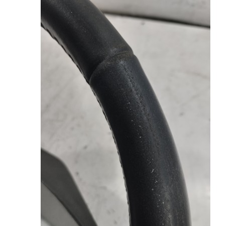 Рулевое колесо (руль) с многофунциональными кнопками