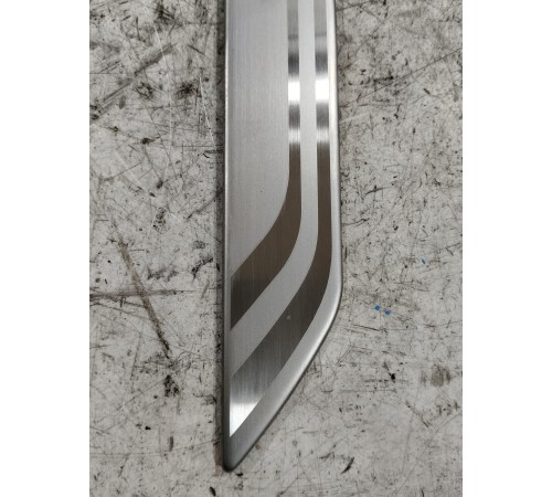 Накладка порога передняя левая