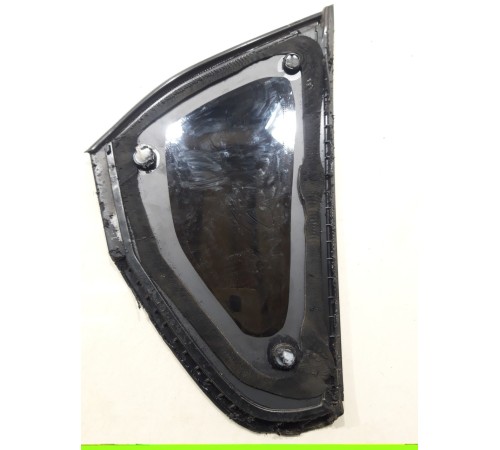 Стекло кузовное заднее левое