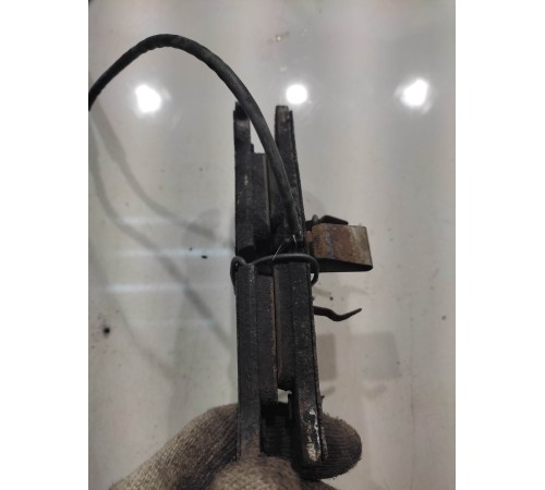 Тормозные колодки (передние левые)