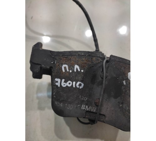 Тормозные колодки (передние левые)