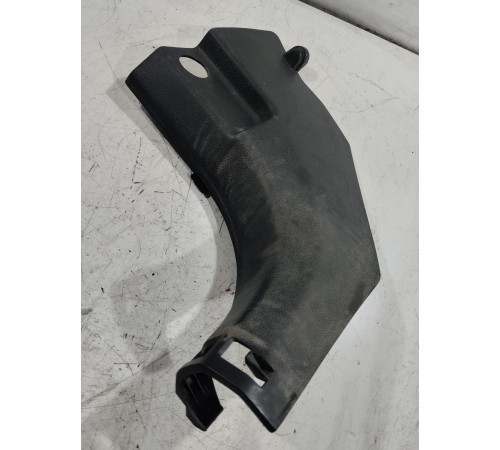 Обшивка передней стойки левая