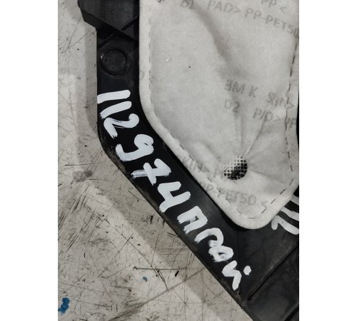 Обшивка передней стойки левая