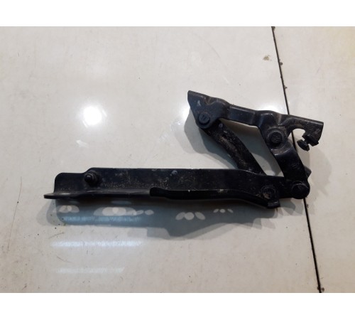 Петля капота (левая)