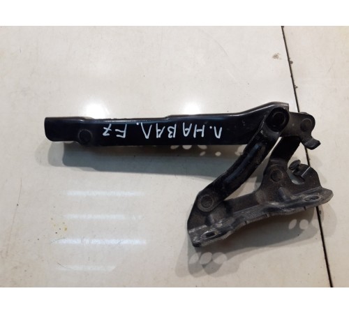 Петля капота (левая)