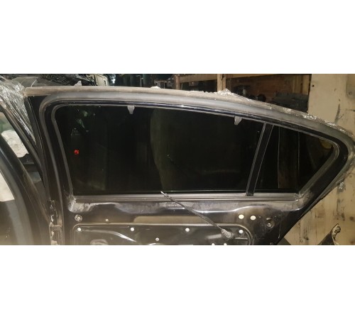 Стекло двери заднее правое