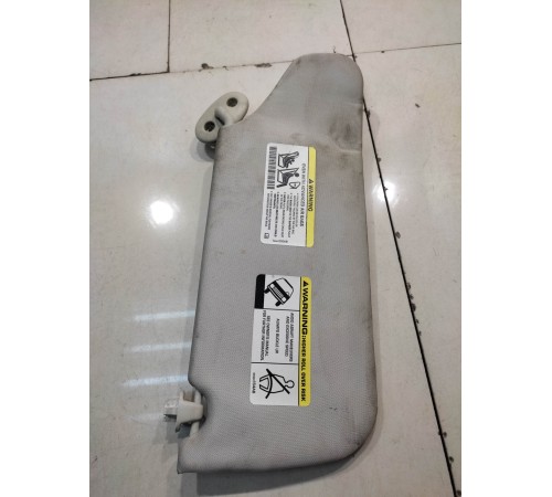 Солнцезащитный козырек(левый)