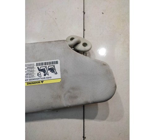 Солнцезащитный козырек(левый)