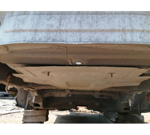 Ниша багажника запасного колеса