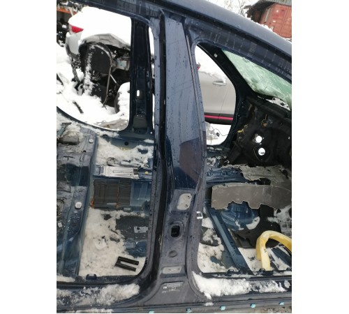 Порог со стойкой правый