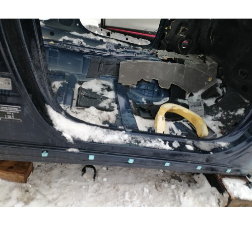 Порог со стойкой правый