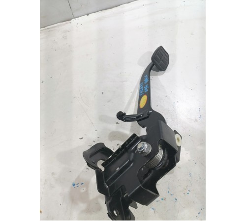 Педаль сцепления